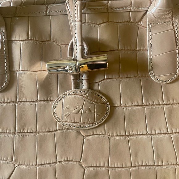 Longchamp Elegant Croc-Embossed Tote Bag in Blush - Picture 2 of 5